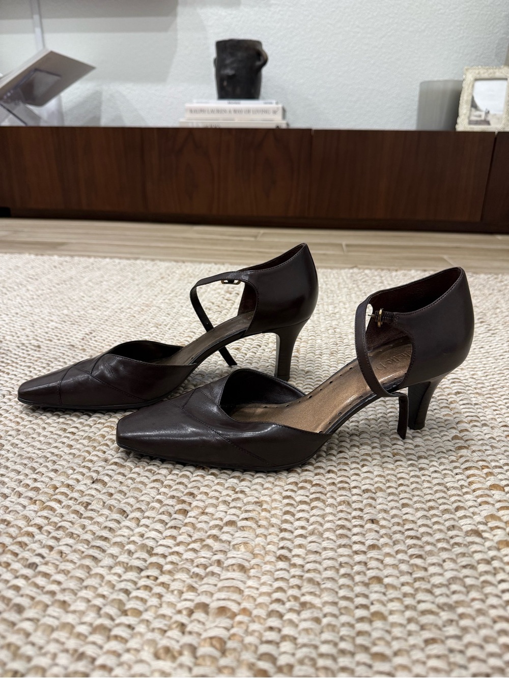 Vintage Michelle D. Brown Leather Asymmetrical Pointed Toe Heels // Size 8.5